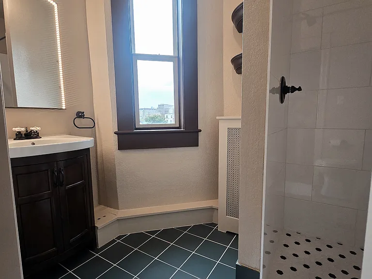 1650 N Pearl St #22 — Photo 7