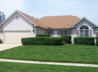 155 S Glenbrook Trl, McHenry, IL 60050