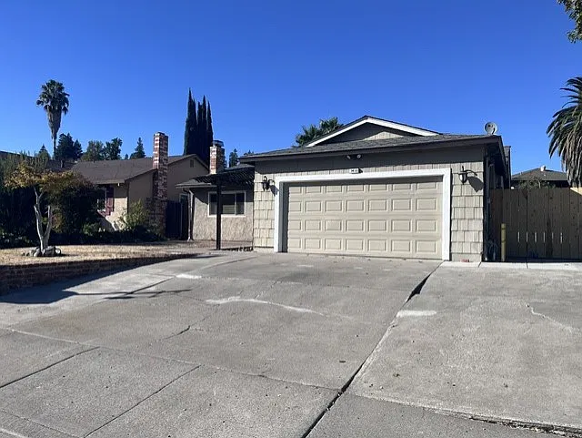 3412 Hemingway Dr