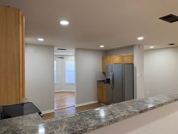 5th image of 2526 Bishop Allen Ln