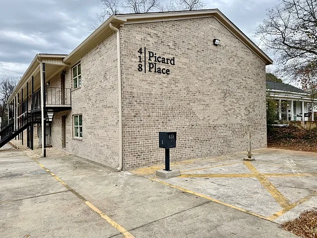 Picard Place — Photo 1