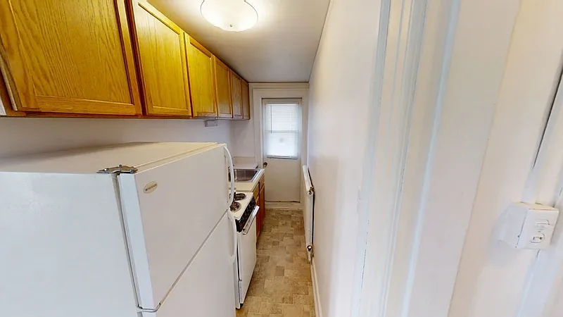 Building Photo - 105 N Adams St #5