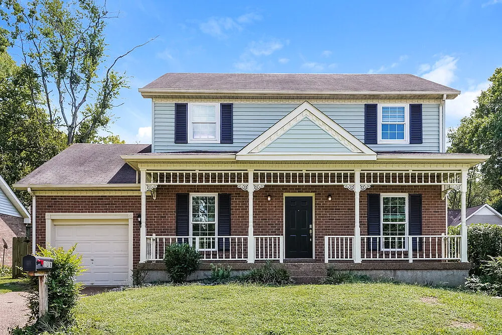 3 bed, 3.0 bath, 1550 sqft, $2,210 — Photo 1