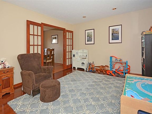 4th image of 216 Bayberry Dr