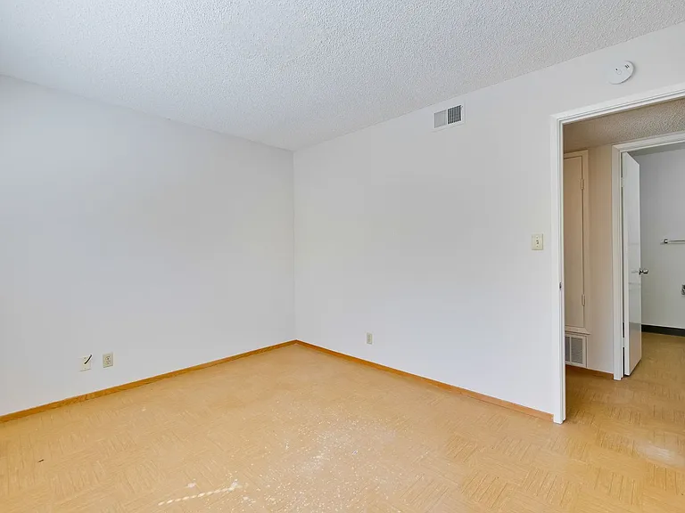 21940 Rucker Dr — Photo 38