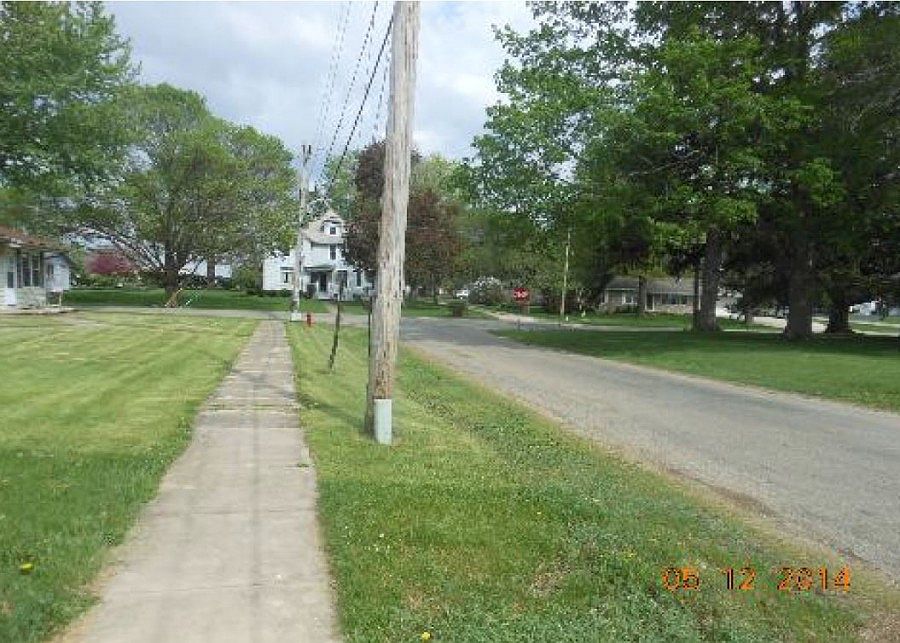 2nd image of 625 E Jefferson St