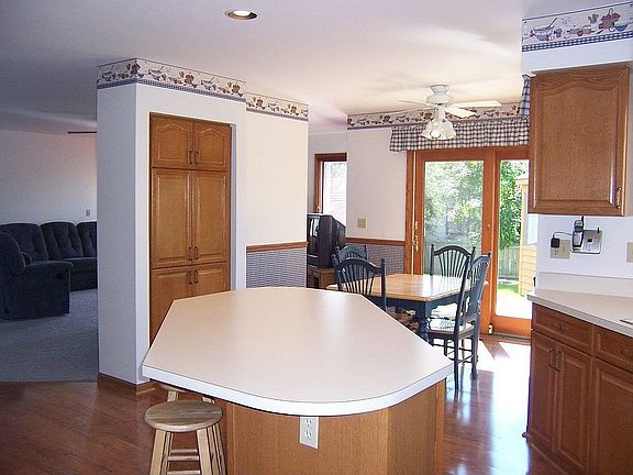 Kitchen With Island
