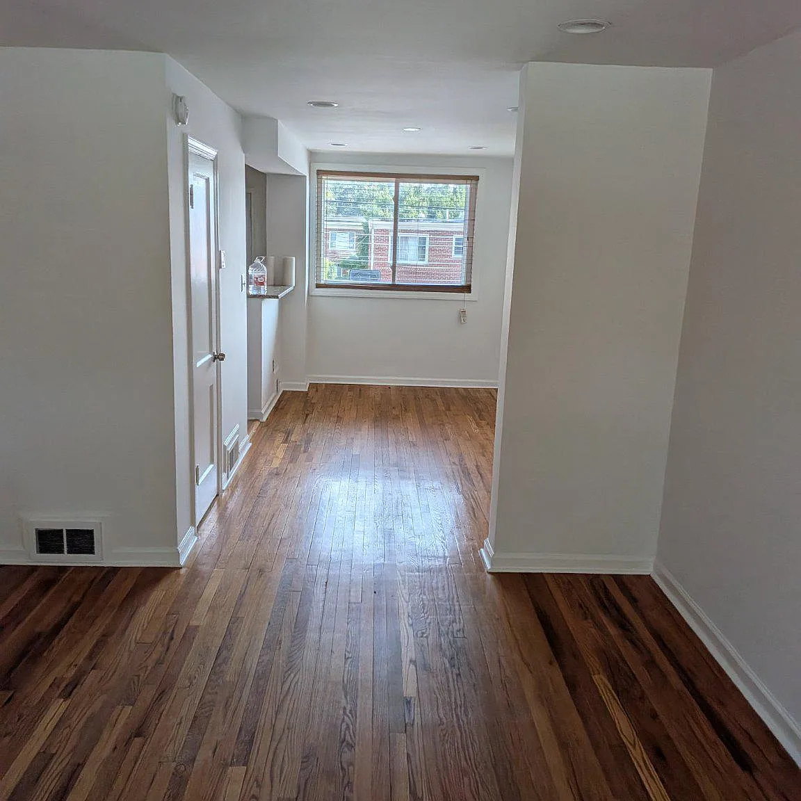 3 bed, 2.0 bath, 1540 sqft, $3,200 — Photo 4