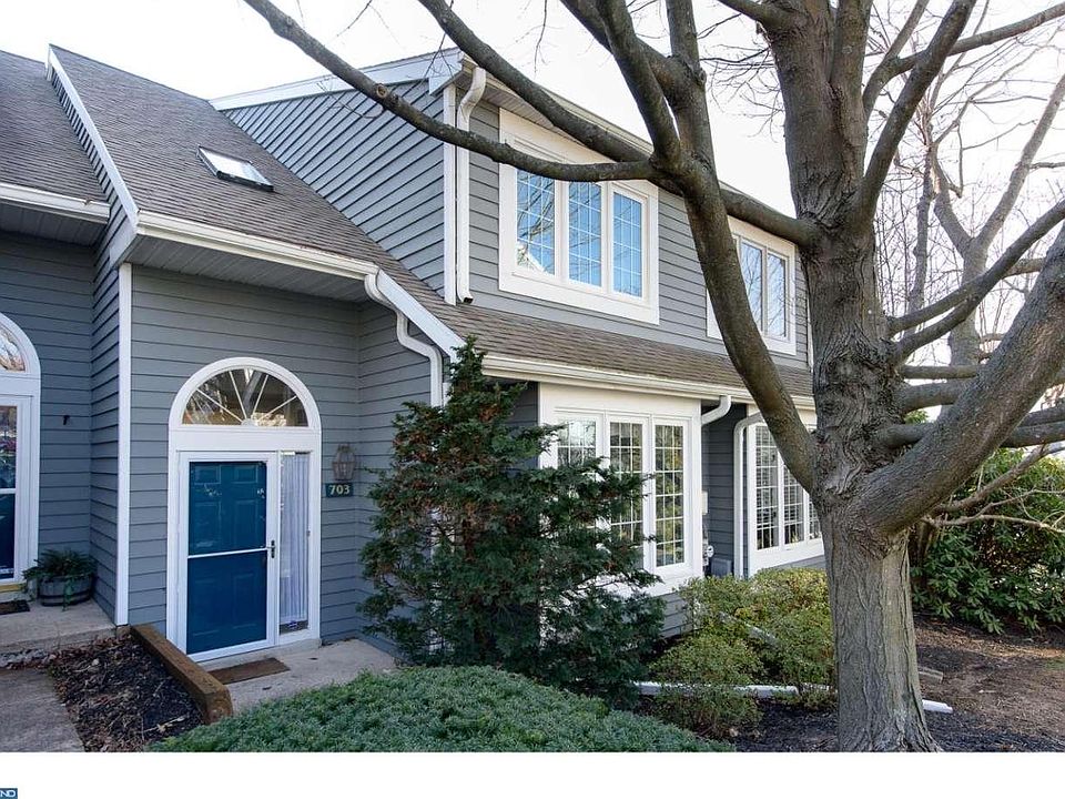 1st image of 703 Driftwood Ln