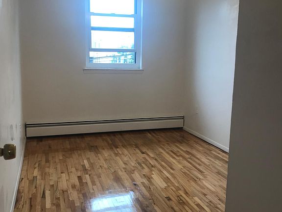 5th image of 2858 Bruckner Blvd