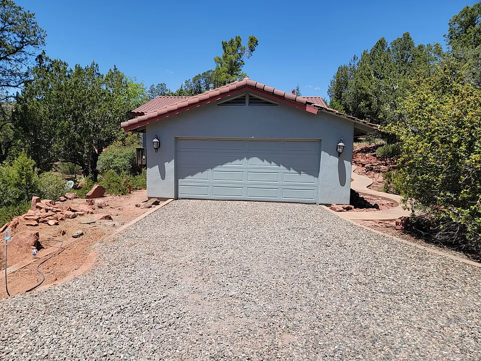 255 Canyon Dr