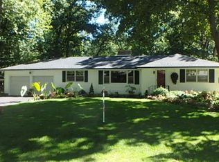 53156 W Oakmont Dr, South Bend, IN 46637