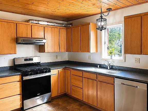 Kitchen with gas range