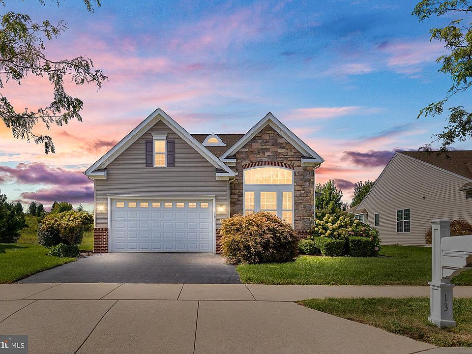 1st image of 13 Palisade Cir