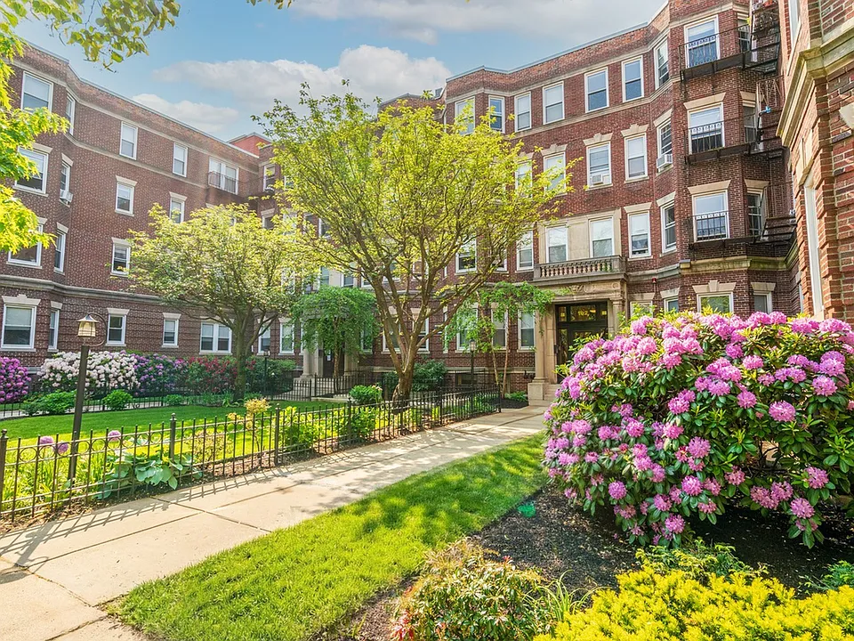 98-106 Queensberry Street