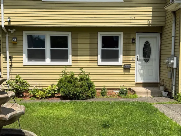 52-54 Carmel St, Hamden, CT 06518