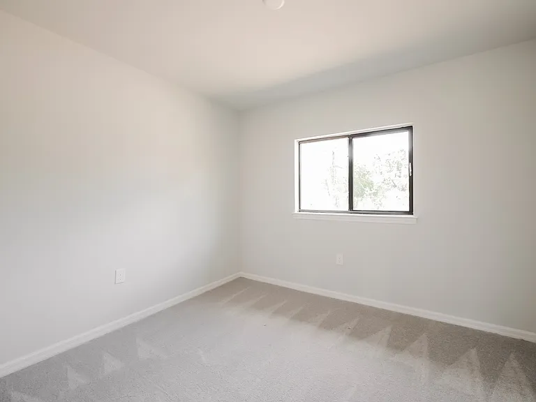 2704 50th St W — Photo 11