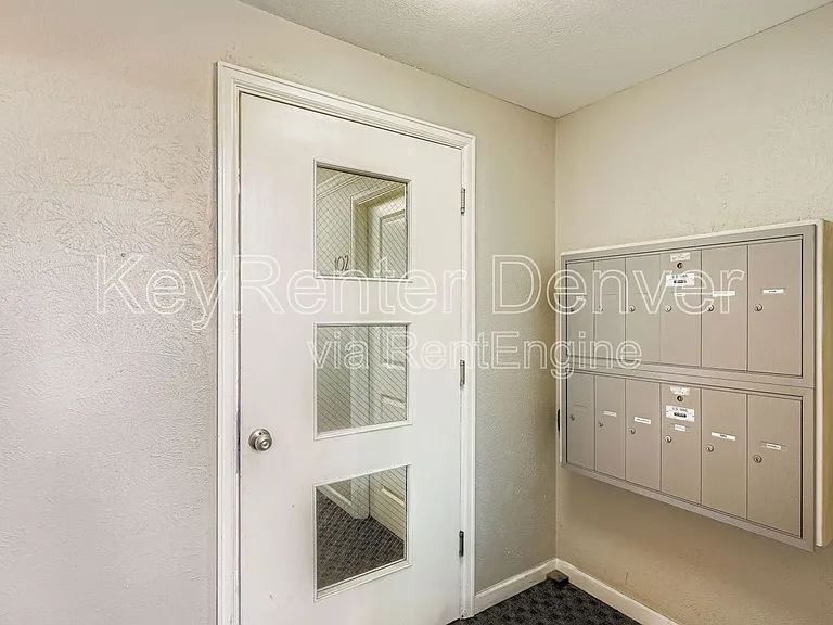 1327 N Steele St #203 — Photo 19