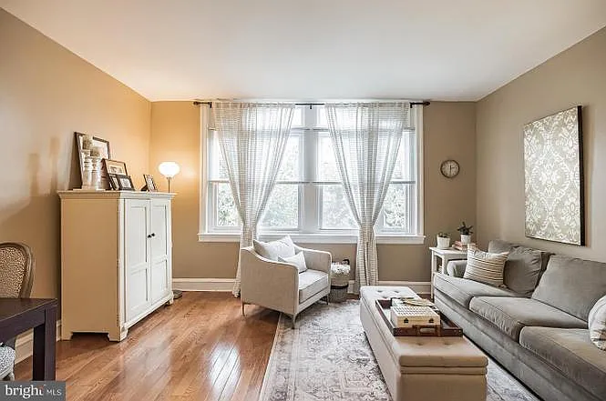 405 Bainbridge St #B — Photo 3