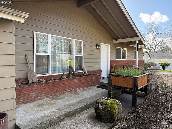 3rd image of 3908 Gifford Pl