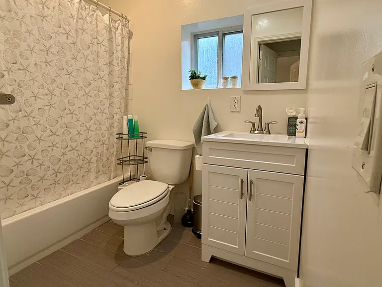 5902 1/2 Ernest Ave — Photo 10