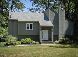 35 Fox Trail Rd, Sparta, NJ 07871