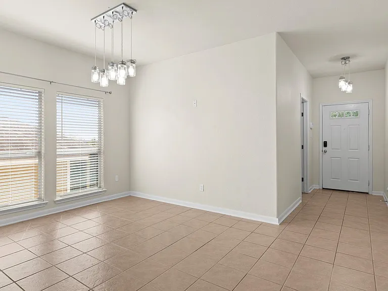 6730 Nora Vista Way — Photo 8