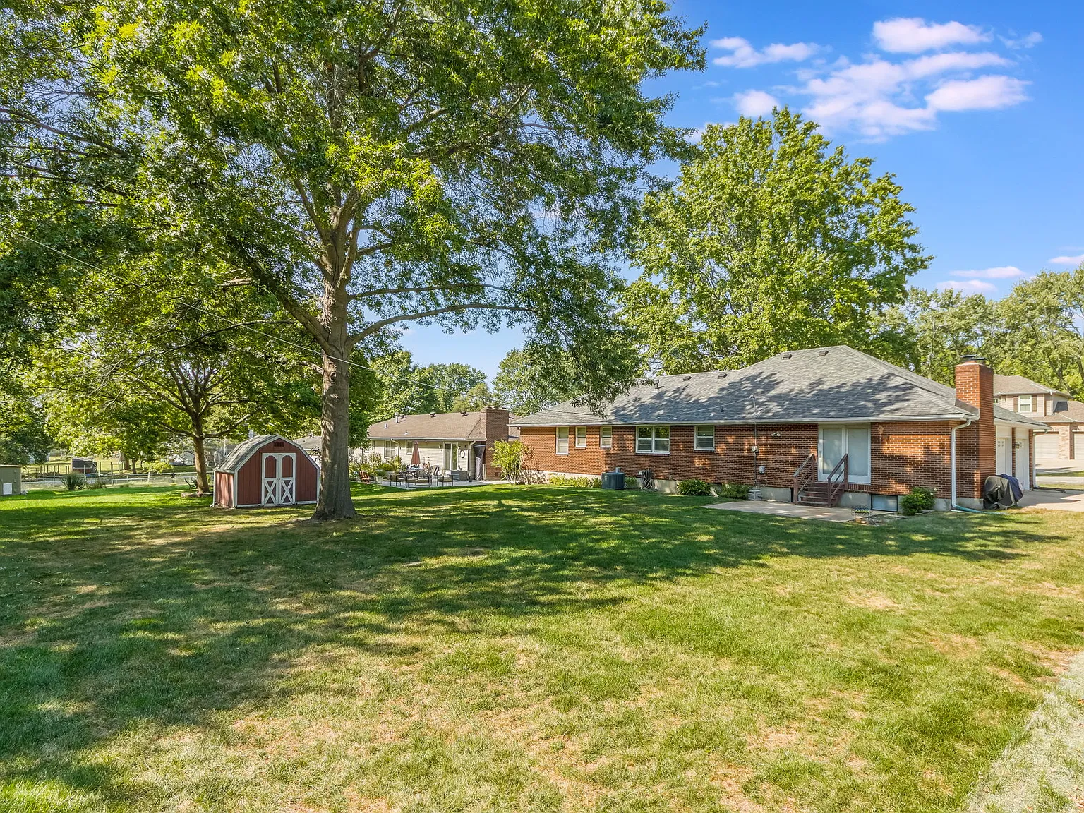 4 bed, 2504 sqft, $2,500 — Photo 3