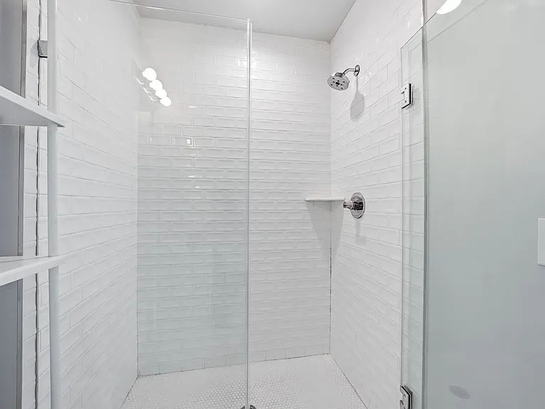 444 Kingsley St #444 — Photo 32