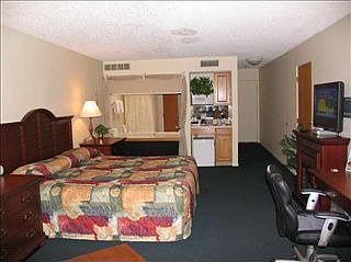 5th image of 104 W Dixon Ave #26