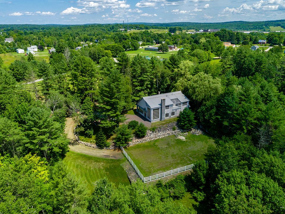 2nd image of 588 Gray Rd