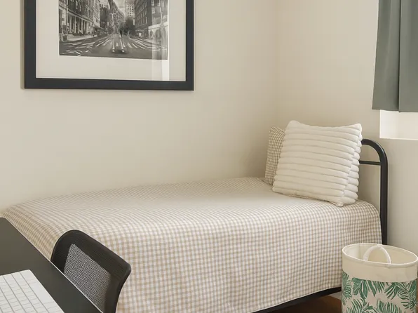 35 Eastern Parkway image 13 of 18