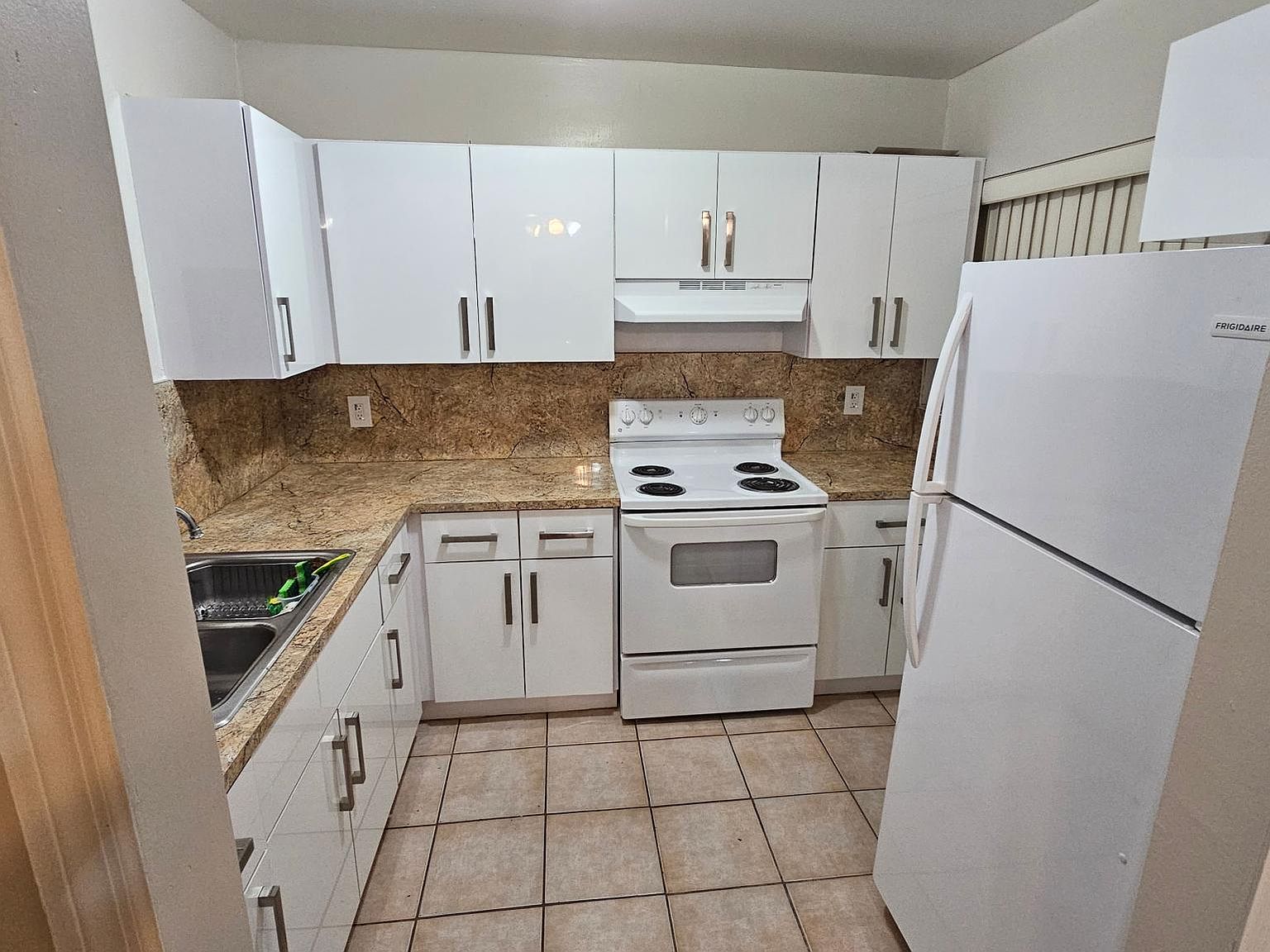 1035 W 77th St APT 213, Hialeah, FL 33014 | Zillow