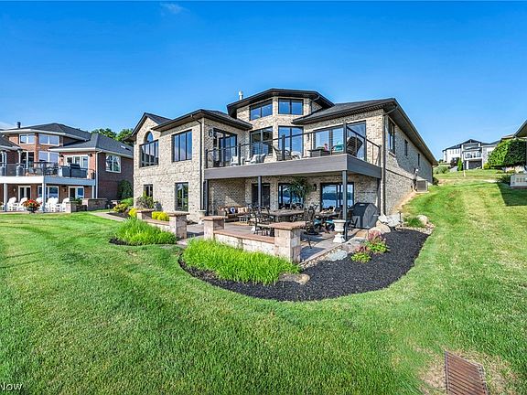 2nd image of 1004 Waters Edge Dr