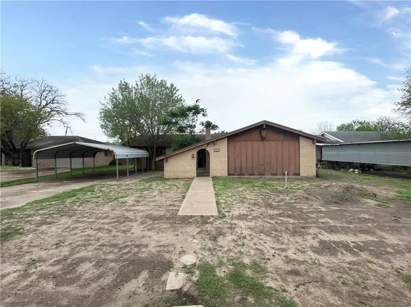 908 Fannin St, George West, TX 78022