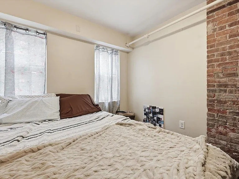 39 Waverly St #1 — Photo 1