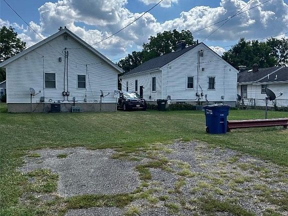 3rd image of 421 Walton Ave #419
