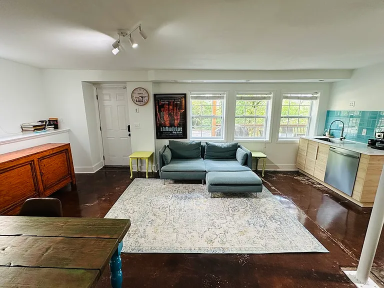 708 Dallas Rd #B — Photo 6
