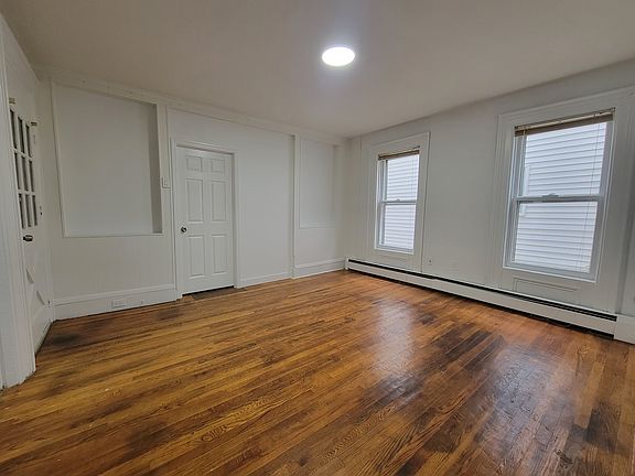 3rd image of 67 James St APT 1