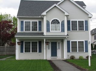 16 Gabs Path, Tewksbury, MA 01876