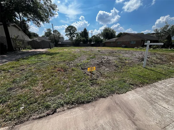 10723 Longmont Dr, Houston, TX 77042