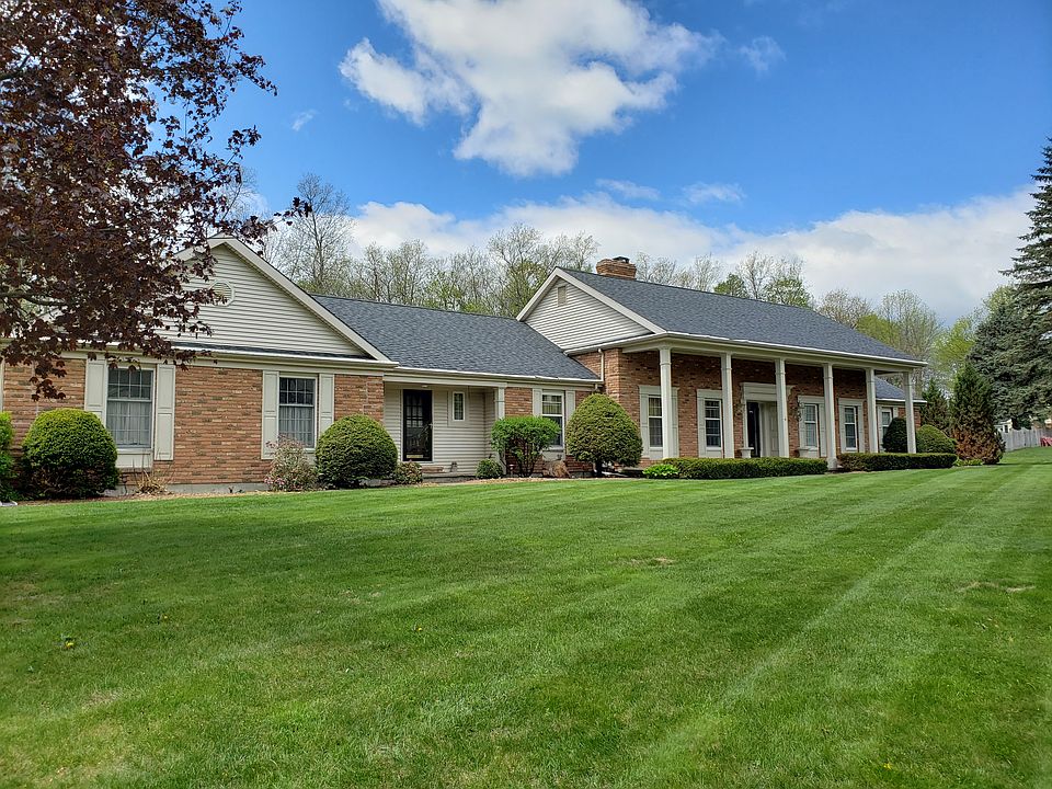 1st image of 4 Serra Ln
