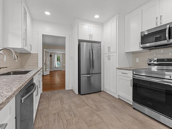 4th image of 1486 34th St