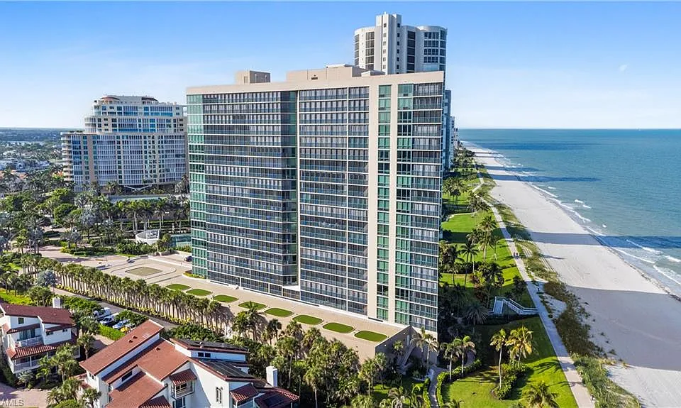 4651 Gulf Shore Blvd N #1805