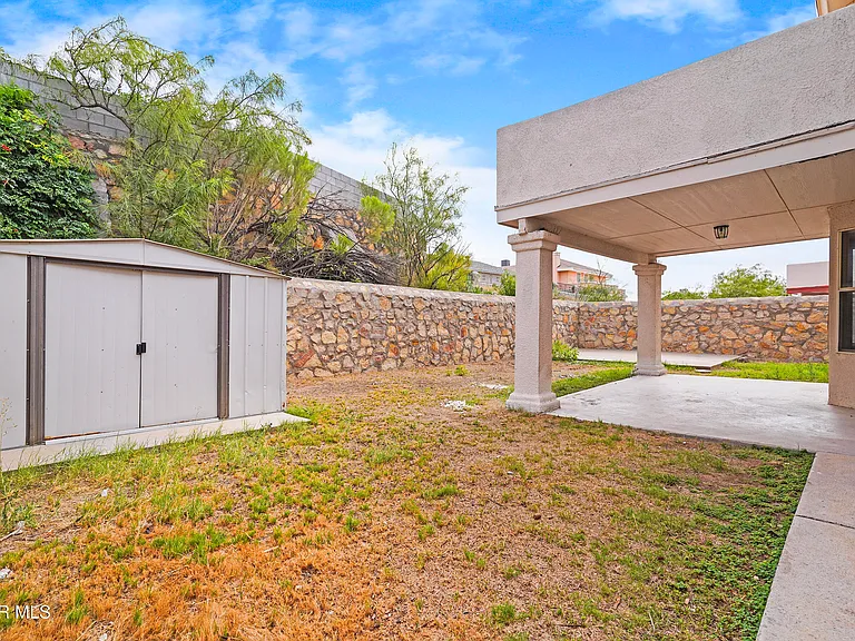 7481 Umbria Dr — Photo 7