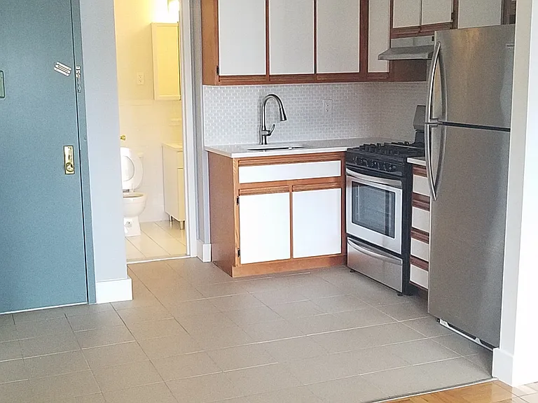 26-34 30th St #3F — Photo 2