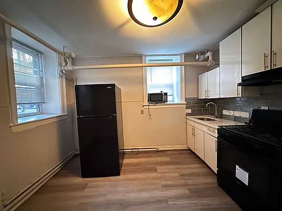 2nd image of 58 Van Reypen St #B2e