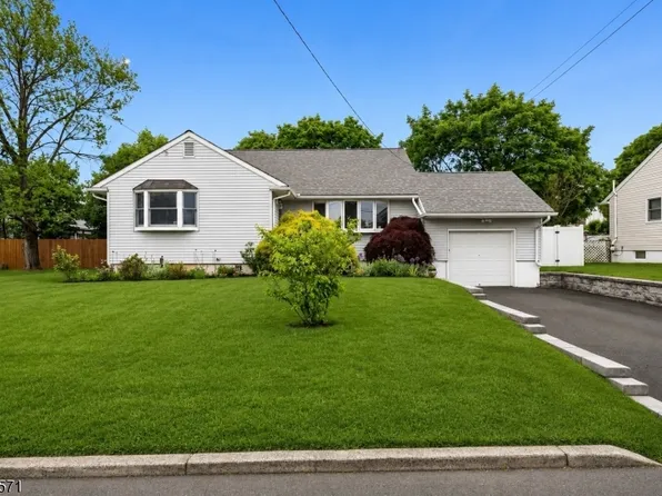 10 Briarwood Dr, Franklin Twp., NJ 08873