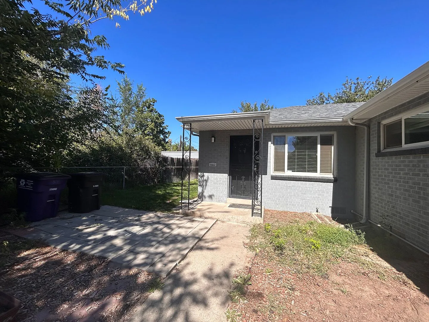 $0 Deposit Option. Charming 2bed/1bath Duplex Near Sloan Lake!! — Photo 3