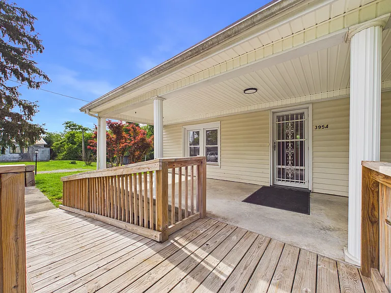 3954 Crabapple Rd — Photo 7